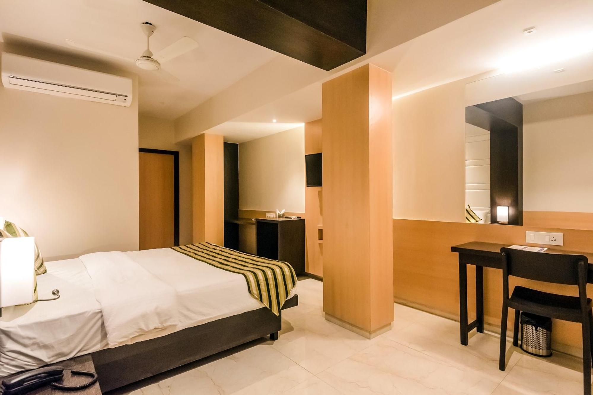 Super Capital O Hotel Konar Inn Turambhe Luaran gambar