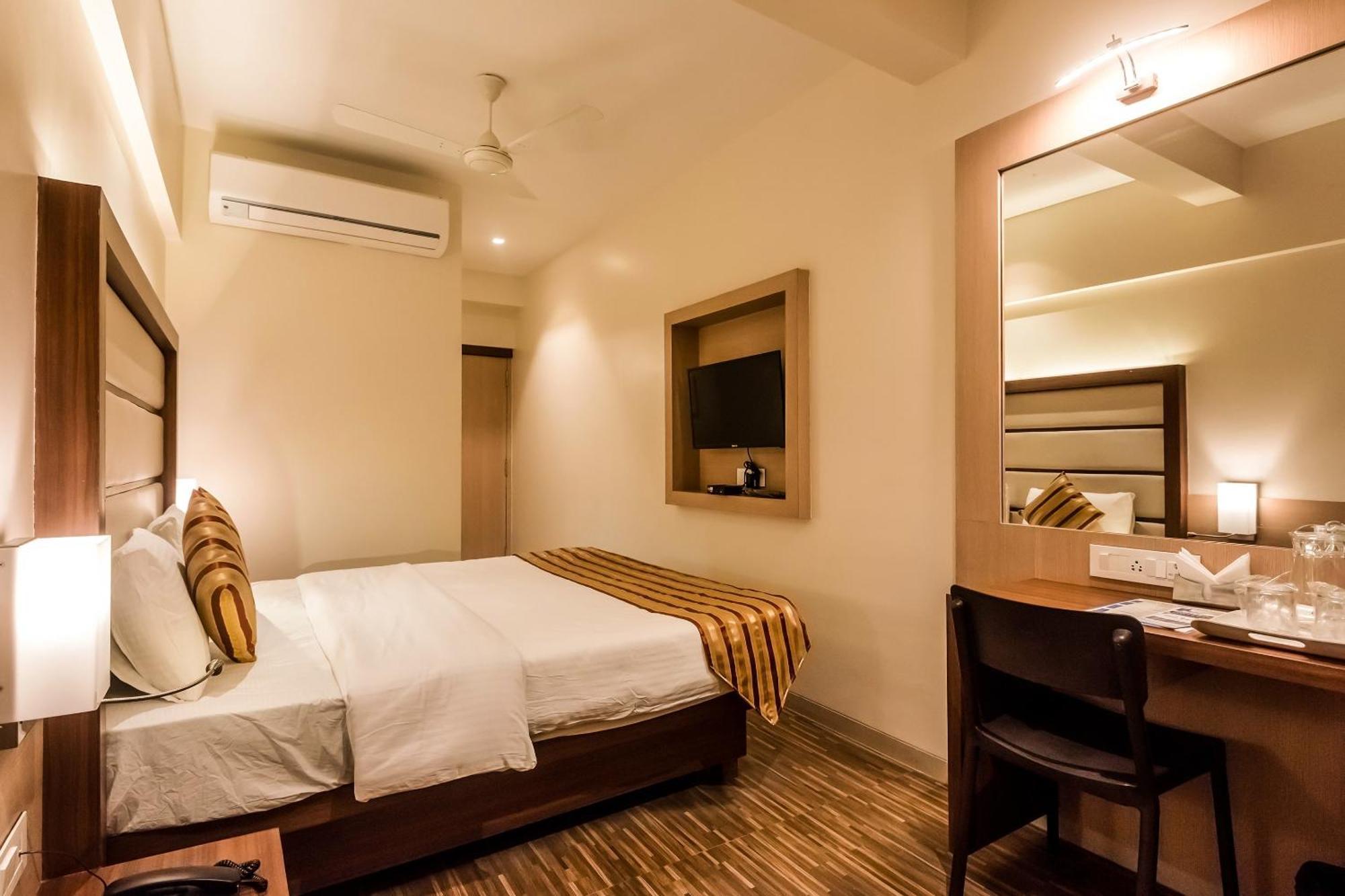 Super Capital O Hotel Konar Inn Turambhe Luaran gambar
