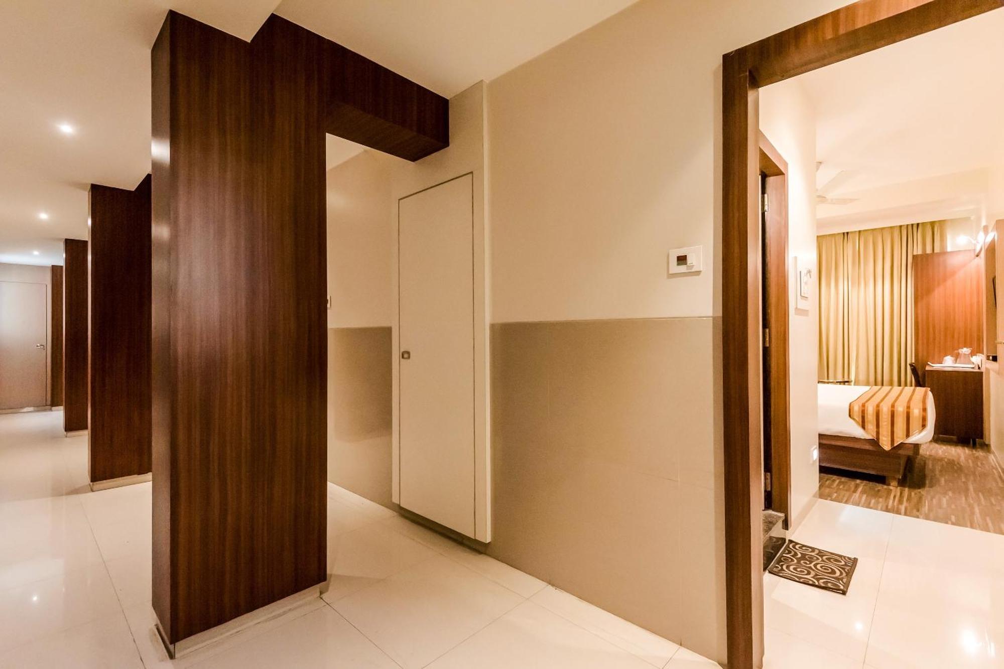 Super Capital O Hotel Konar Inn Turambhe Luaran gambar
